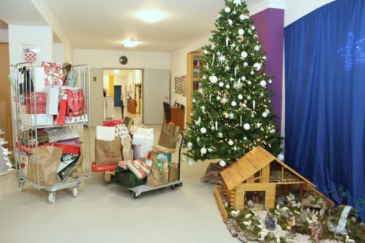 Agenti dobrote darivanjem obradovali naš Dom