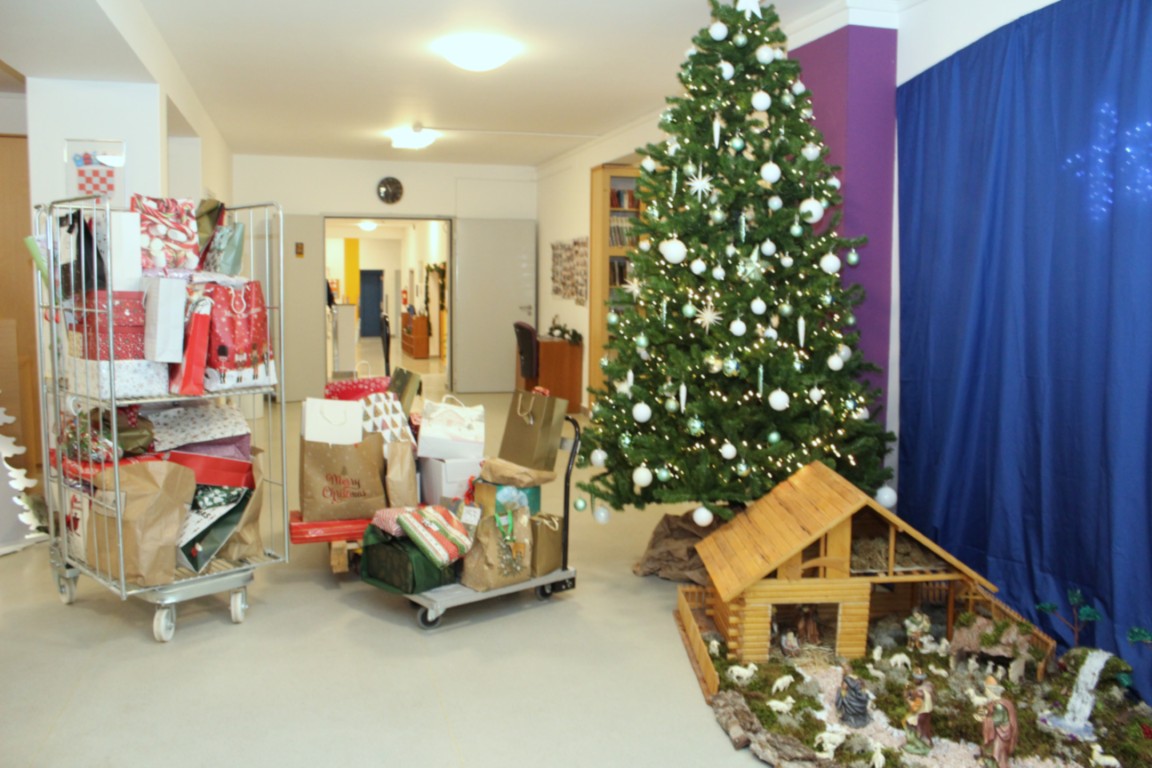 Agenti dobrote darivanjem obradovali naš Dom