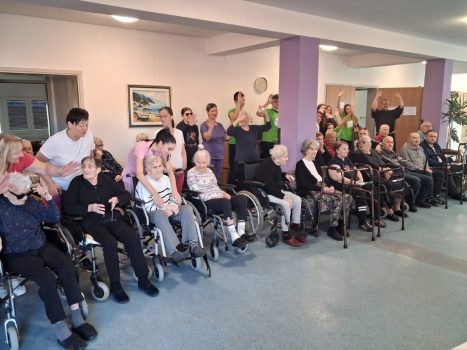 Posjet župnika i Franjevačke mladeži Župe Gospe od Ružarija Drniš